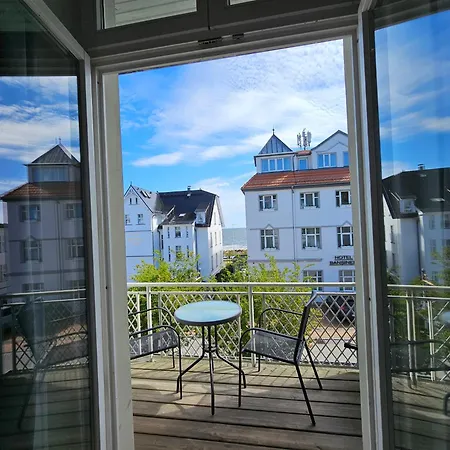 Frieda - 100m Zum * 塞巴特黑灵斯多夫